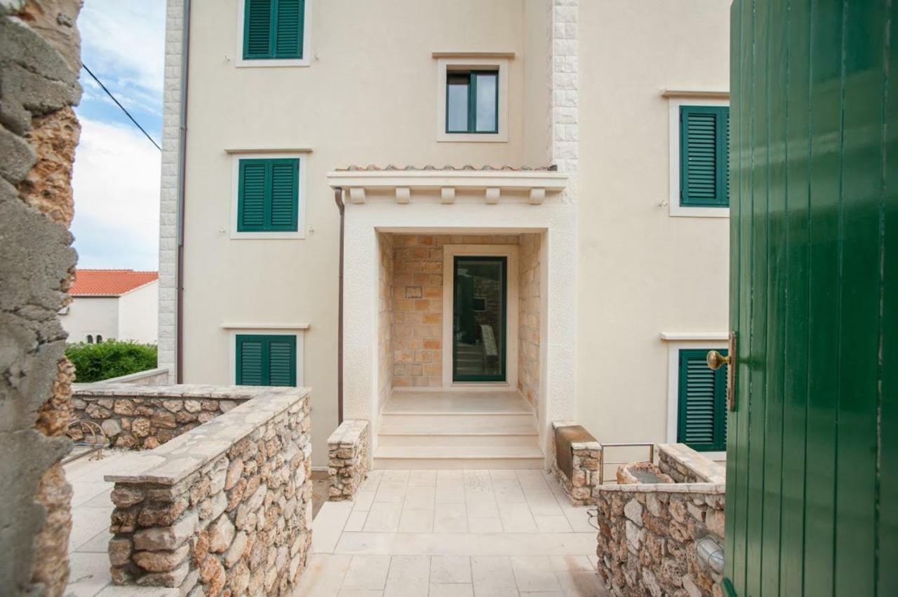 House Koloc Apartamento Bol Exterior foto