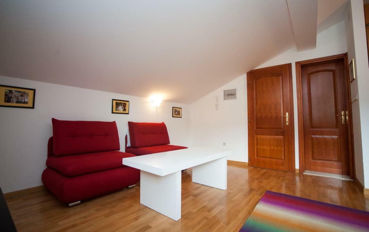 House Koloc Apartamento Bol Exterior foto